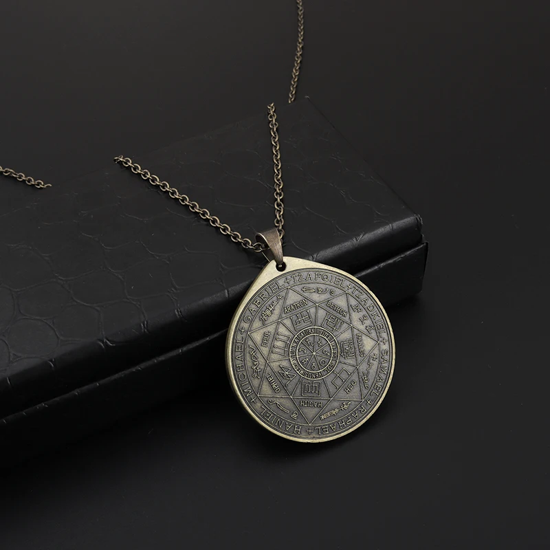 Men's Fashion Domineering Retro Seven Angels Solomon Kabbalah Round Pendant Necklace Personality Trend Amulet Jewelry Gift
Men's Fashion Domineering Retro Seven Angels Solomon Kabbalah Round Pendant Necklace Personality Trend Amulet Jewelry Gift