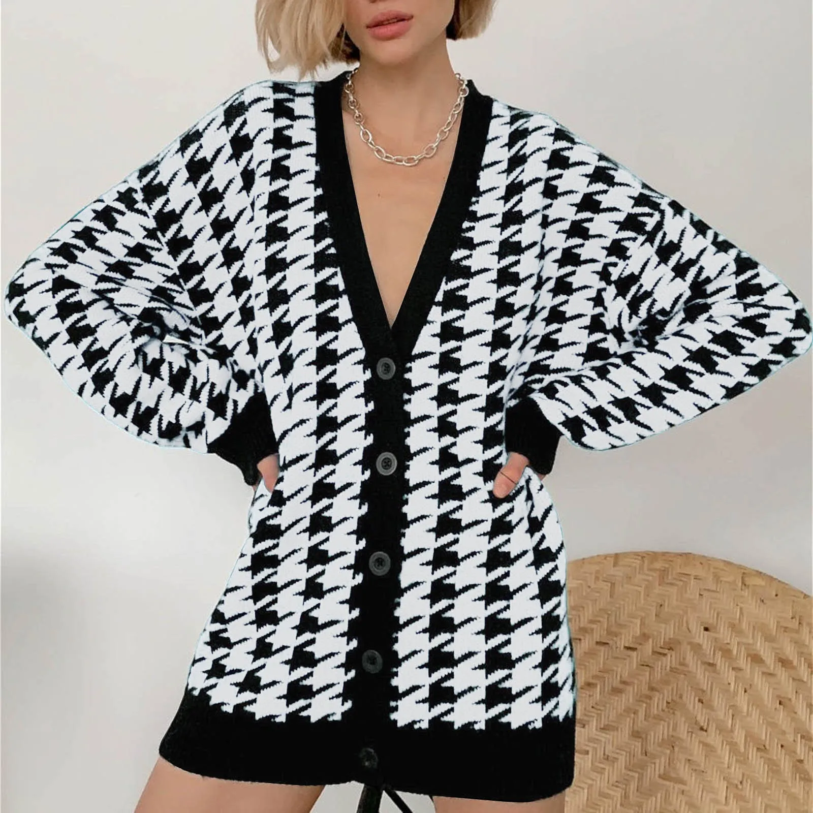 Lattice Print Women Cardigan Check Autumn Winter Casual Loose Long Sleeve Ladies Outwear Coats Tops Korean Style Clothes 4
Lattice Print Women Cardigan Check Autumn Winter Casual Loose Long Sleeve Ladies Outwear Coats Tops Korean Style Clothes 4