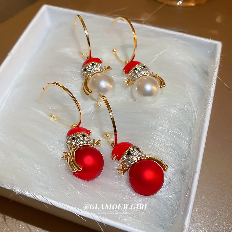 Silver Needle Inlaid With Diamond Pearl Snowman Christmas Earrings for Women Fashion Design Sense Earrings Temperament Earrings
Silver Needle Inlaid With Diamond Pearl Snowman Christmas Earrings for Women Fashion Design Sense Earrings Temperament Earrings