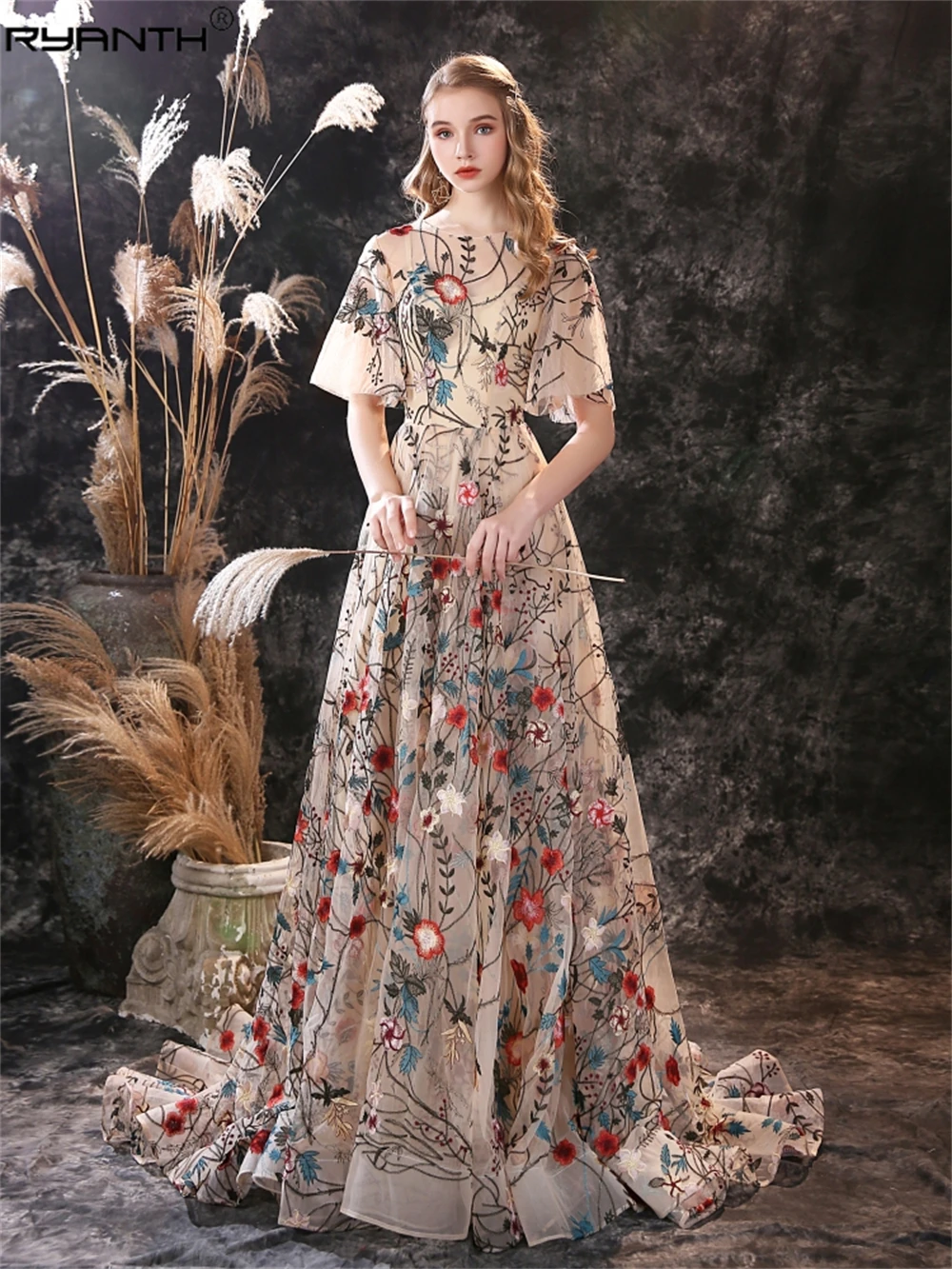 Ryanth Floral Embroidery Evening Dresses 2023 Long Dress Colorful Tulle Short Sleeve Court Train Romantic Prom Gown Party Women
Ryanth Floral Embroidery Evening Dresses 2023 Long Dress Colorful Tulle Short Sleeve Court Train Romantic Prom Gown Party Women