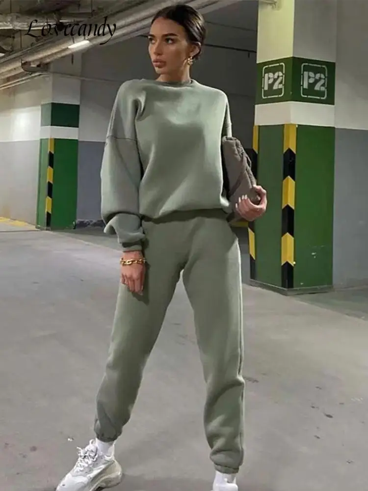 Winter Thick Warm Tracksuit 2 Piece Set Women Solid O-Neck Pullover And High Waist Trouser Suit Leisure Loose Lady Sport Outfits
Winter Thick Warm Tracksuit 2 Piece Set Women Solid O-Neck Pullover And High Waist Trouser Suit Leisure Loose Lady Sport Outfits