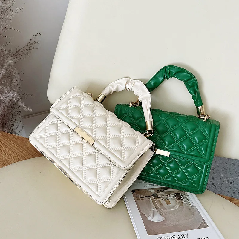This year's niche design texture bright diamond envelope bag women's summer 2022 versatile hand bag wrist bag women's bag
This year's niche design texture bright diamond envelope bag women's summer 2022 versatile hand bag wrist bag women's bag