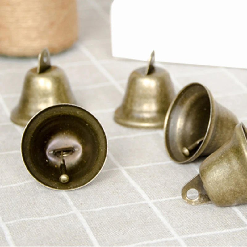 5 Pcs 38mm Brass Christmas Decoration Jingle Bells Pet Pendants Hanging For Festival Party Making Wind Chimes Decorations 
5 Pcs 38mm Brass Christmas Decoration Jingle Bells Pet Pendants Hanging For Festival Party Making Wind Chimes Decorations