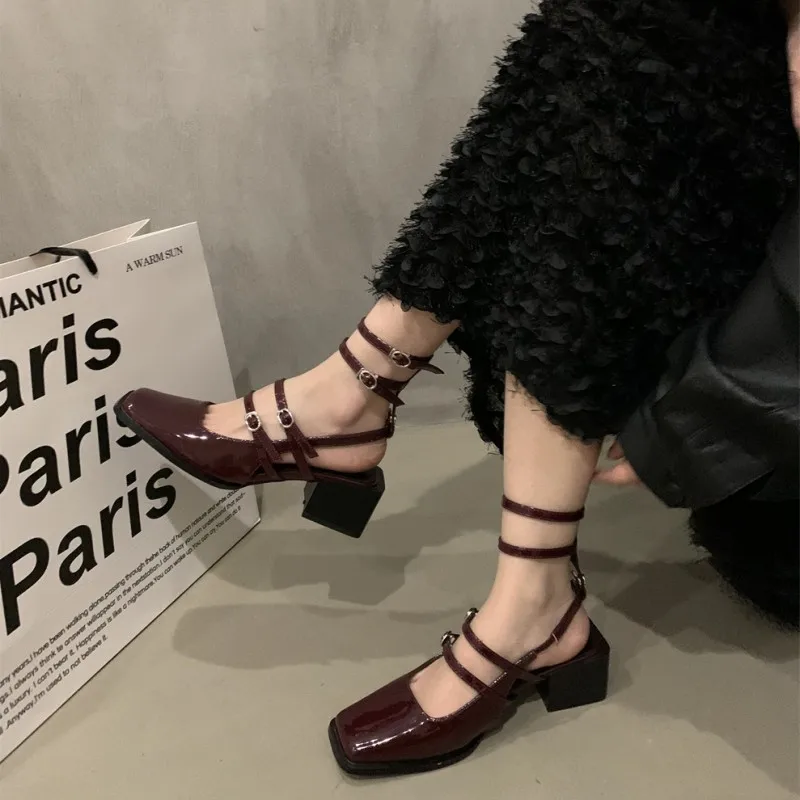 2023 Summer Design Women Sandal Fashion Narrow Band Dress Square Heel Shoes Ladies Outdoor Patent Leather Mary Jane Shoes
2023 Summer Design Women Sandal Fashion Narrow Band Dress Square Heel Shoes Ladies Outdoor Patent Leather Mary Jane Shoes