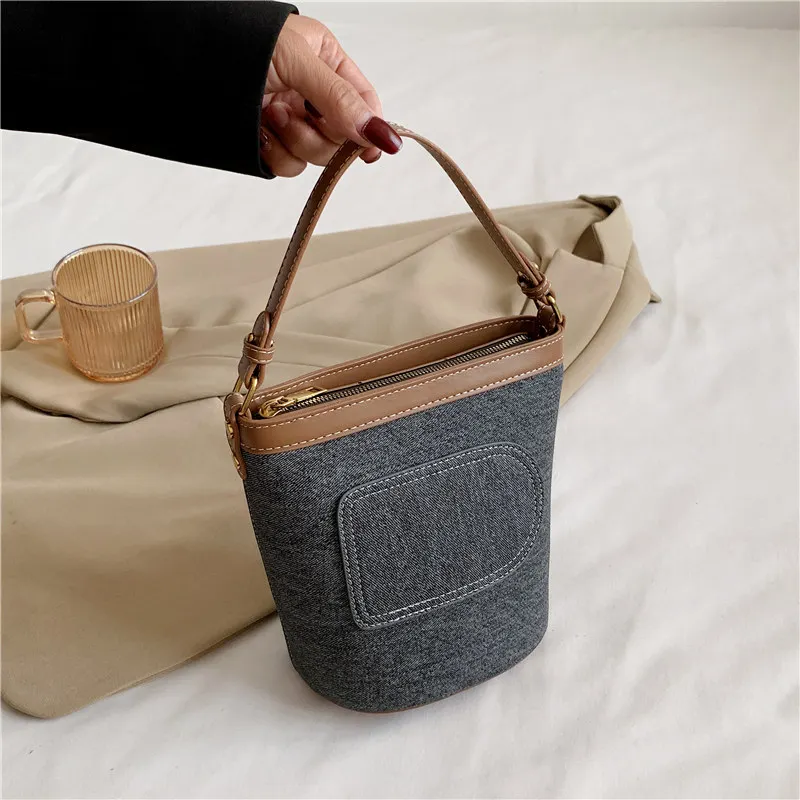 Fashion Small Shoulder Bucket Bags for Women Designer Luxury Crossbody Bag Female Fashion Canvas Bolso Mujer High Quality 2022
Fashion Small Shoulder Bucket Bags for Women Designer Luxury Crossbody Bag Female Fashion Canvas Bolso Mujer High Quality 2022