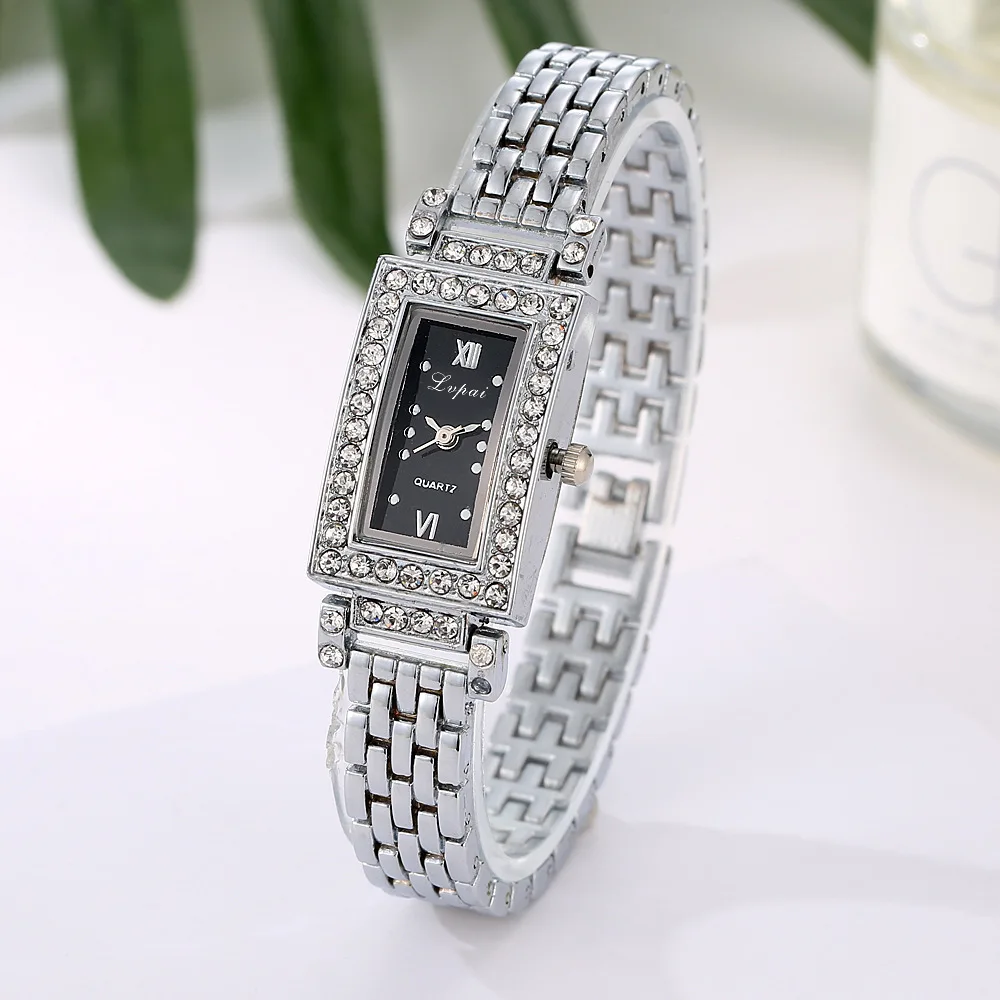 2022 Top Brand Square Trend Ladies Bracelet Watch Ladies With Water Diamond British Watch Fashion Luxury Quartz Watch
2022 Top Brand Square Trend Ladies Bracelet Watch Ladies With Water Diamond British Watch Fashion Luxury Quartz Watch
