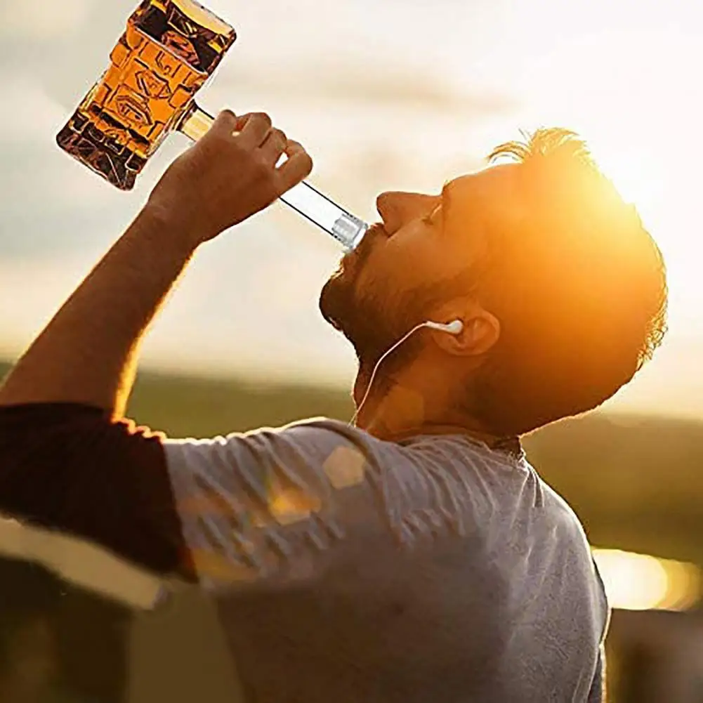 Glass Transparent Large Capacity Creative 1:1 Imitate Thor's Hammer Wine Bottle Hammer Shaped Hip Flask Bar Accessories Decanter 
Glass Transparent Large Capacity Creative 1:1 Imitate Thor's Hammer Wine Bottle Hammer Shaped Hip Flask Bar Accessories Decanter