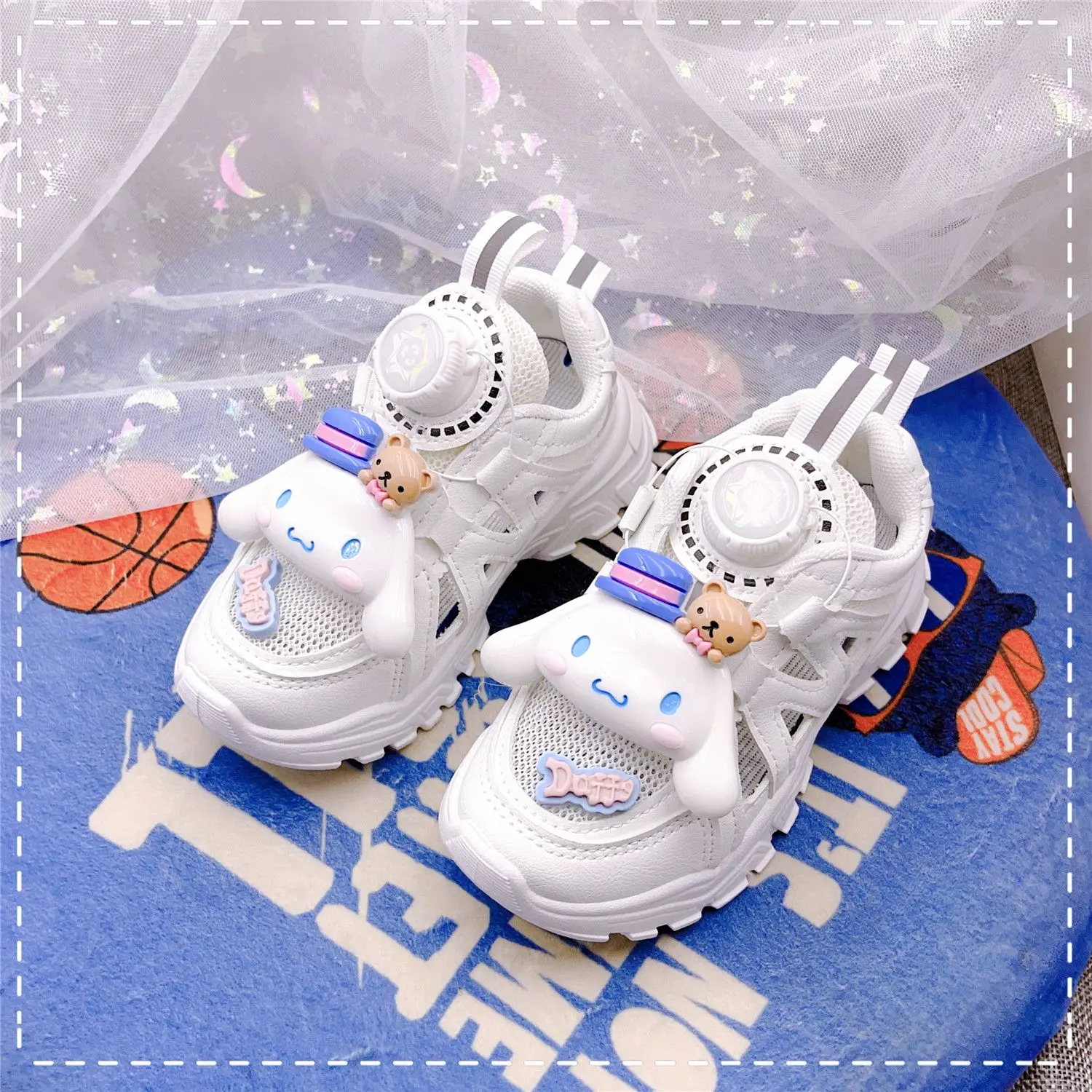 Детские спортивные сандалии в стиле аниме Cinnamoroll на мягкой подошве, беговые кроссовки, модная маленькая белая обувь на пуговицах для девоче...
Детские спортивные сандалии в стиле аниме Cinnamoroll на мягкой подошве, беговые кроссовки, модная маленькая белая обувь на пуговицах для девоче...