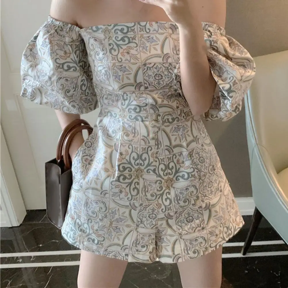Stylish Puff Sleeve Women Romper Floral Print Square Collar Playsuit Fashion Off Shoulder Waist Tight Women Romper for Party
Stylish Puff Sleeve Women Romper Floral Print Square Collar Playsuit Fashion Off Shoulder Waist Tight Women Romper for Party