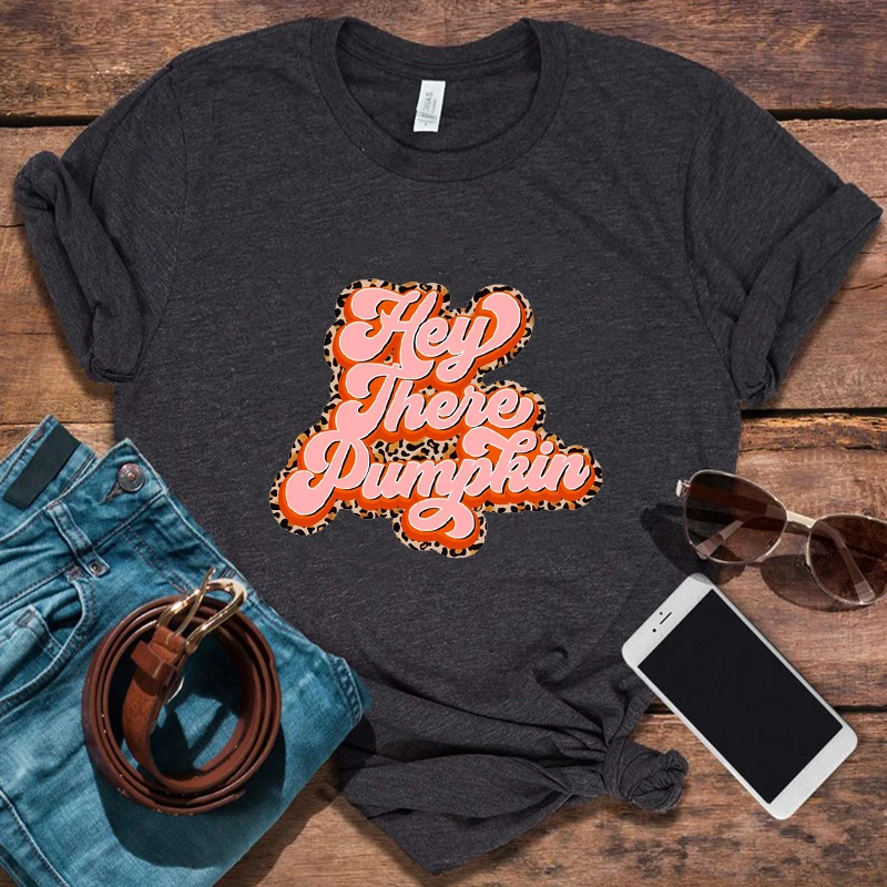 Футболки с графическим принтом "Эй там", тыква ", модель 2022 года, осенняя рубашка с рисунком тыквы, Винтажная Футболка с принтом на День Благод...
Футболки с графическим принтом "Эй там", тыква ", модель 2022 года, осенняя рубашка с рисунком тыквы, Винтажная Футболка с принтом на День Благод...