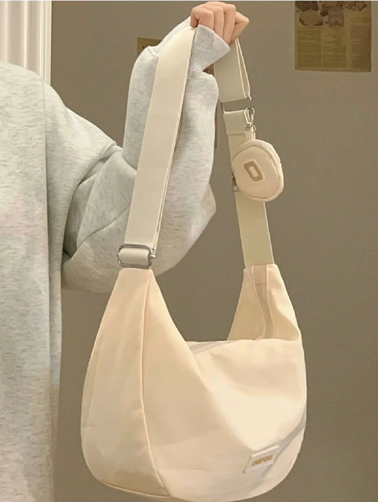 Dumpling Bag Women's New Korean Style Student Large Capacity Shoulder Bag Canvas Casual Women's Bag
Dumpling Bag Women's New Korean Style Student Large Capacity Shoulder Bag Canvas Casual Women's Bag