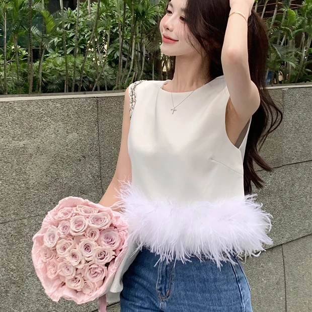 Sleeveless Feather Tanks Tops Women Sweet Girls fashion Tanks Women Feather Short Tops
Sleeveless Feather Tanks Tops Women Sweet Girls fashion Tanks Women Feather Short Tops