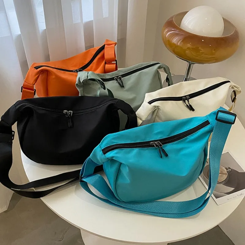 2023 new women's bags summer and autumn tide large-capacity crossbody casual lightweight Oxford cloth simple dumpling bag tote
2023 new women's bags summer and autumn tide large-capacity crossbody casual lightweight Oxford cloth simple dumpling bag tote