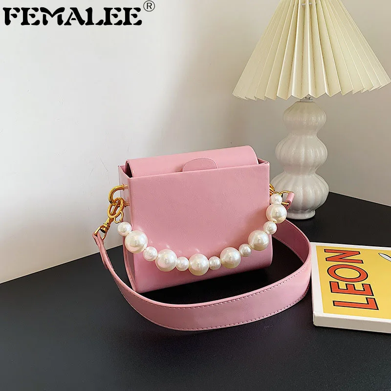 Pearl Handle Luxury Ladies Flap Shoulder Messenger Bags Branded Designer Box Handle Purses 2022 Trendy Candy Color Women Bags
Pearl Handle Luxury Ladies Flap Shoulder Messenger Bags Branded Designer Box Handle Purses 2022 Trendy Candy Color Women Bags