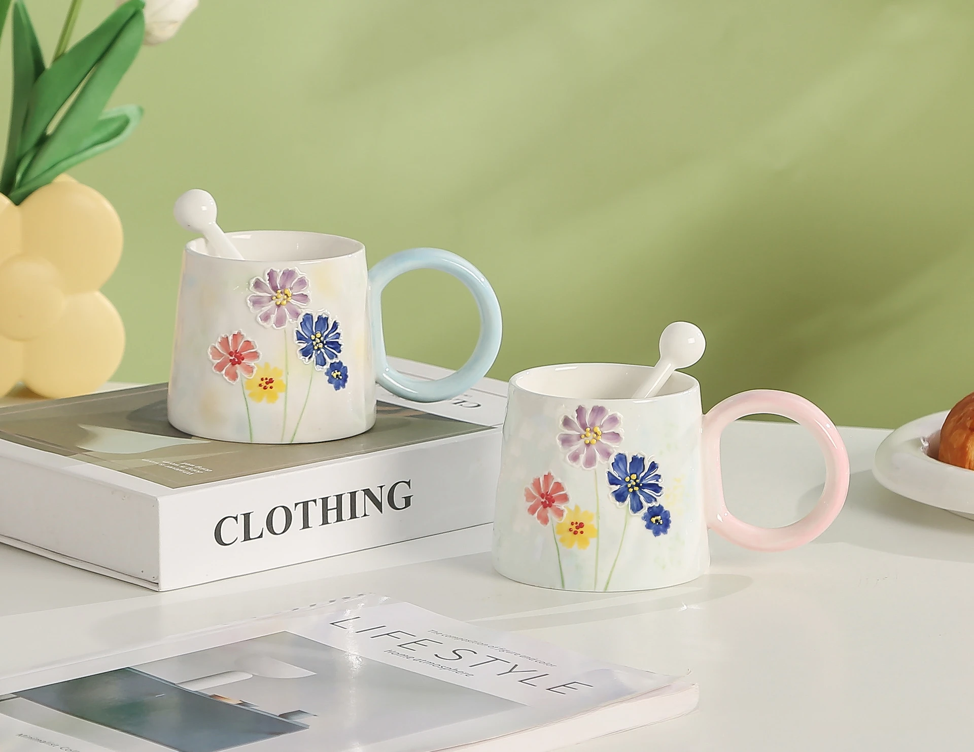 350ml pure hand-painted cute and creative home high beauty office ceramic mark coffee cup
350ml pure hand-painted cute and creative home high beauty office ceramic mark coffee cup