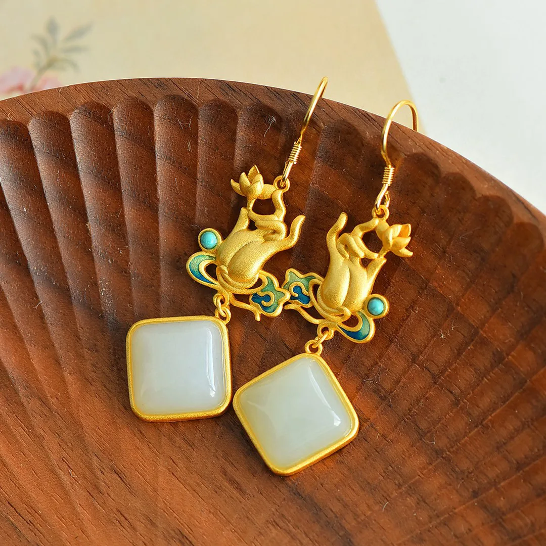 Ancient Lotus Guanyin Hand Imitation Hetian Jade Earrings Female Retro Chinese Style Earrings Unique Earrings Ancient Style
Ancient Lotus Guanyin Hand Imitation Hetian Jade Earrings Female Retro Chinese Style Earrings Unique Earrings Ancient Style