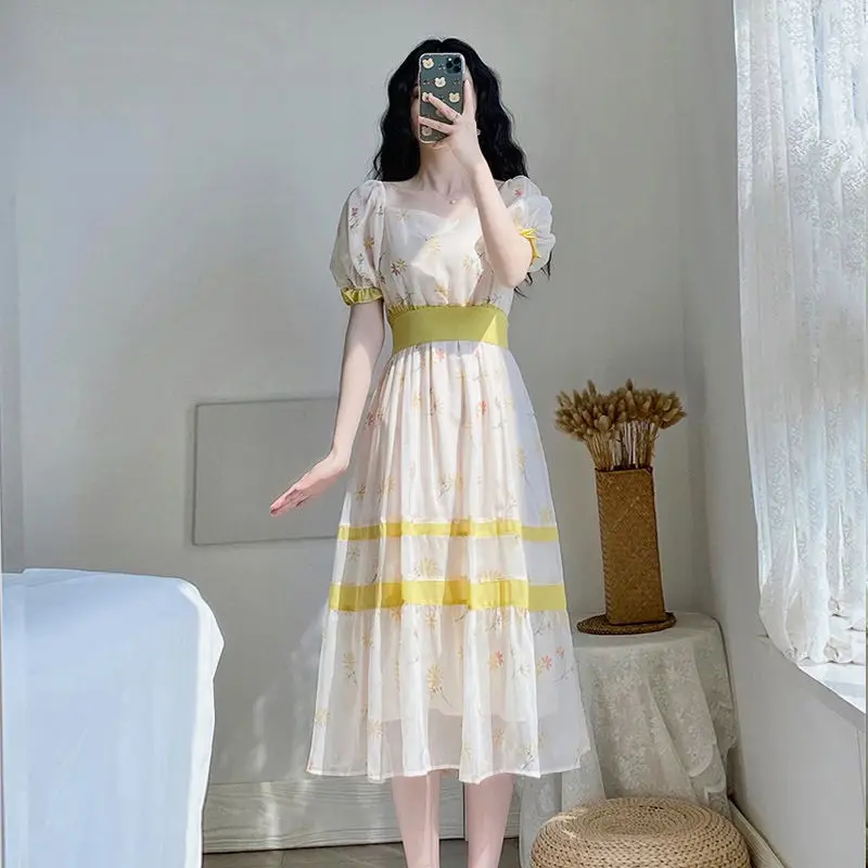 Женское платье с коротким рукавом, Элегантное повседневное ТРАПЕЦИЕВИДНОЕ ПЛАТЬЕ с цветочным принтом, модель Z21 в Корейском стиле на лето, ...
Женское платье с коротким рукавом, Элегантное повседневное ТРАПЕЦИЕВИДНОЕ ПЛАТЬЕ с цветочным принтом, модель Z21 в Корейском стиле на лето, ...