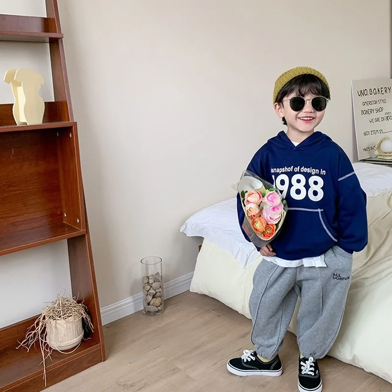 Spring Boys retro style letters hoodies Tops fashion Kids cotton loose hooded sweatshirts
Spring Boys retro style letters hoodies Tops fashion Kids cotton loose hooded sweatshirts