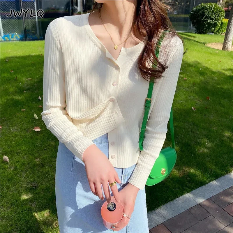 Ladies V Neck Cardigan Korea Style Single Breasted Sweater Coat Thin Loose Knitted Long Sleeve Top Autumn Women's Clothing 2022
Ladies V Neck Cardigan Korea Style Single Breasted Sweater Coat Thin Loose Knitted Long Sleeve Top Autumn Women's Clothing 2022