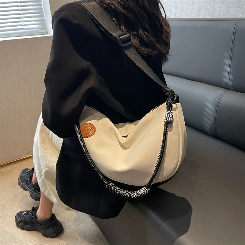

Холщовая вместительная сумка на плечо для женщин, повседневные вместительные Модные Простые дамские сумочки-Хобо, однотонные сумки через плечо