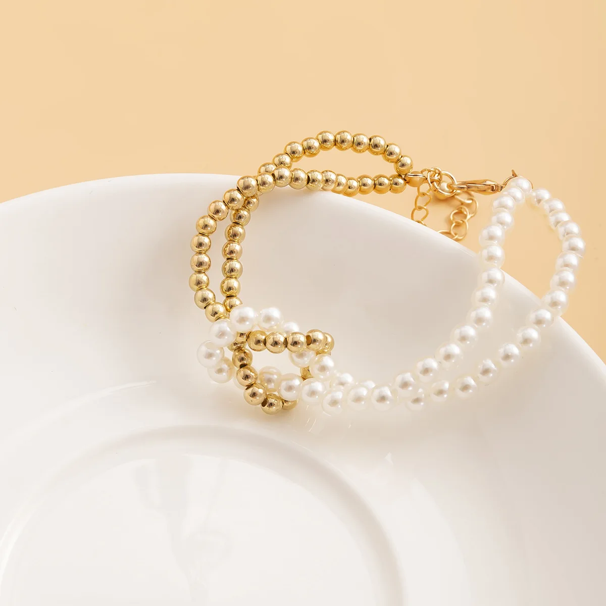 Gothic Twisted Chunky Chain Bracelets on Hand Women Vintage Pearls Metal Bead Ball Bangles Gold Female Jewelry Steampunk 
Gothic Twisted Chunky Chain Bracelets on Hand Women Vintage Pearls Metal Bead Ball Bangles Gold Female Jewelry Steampunk