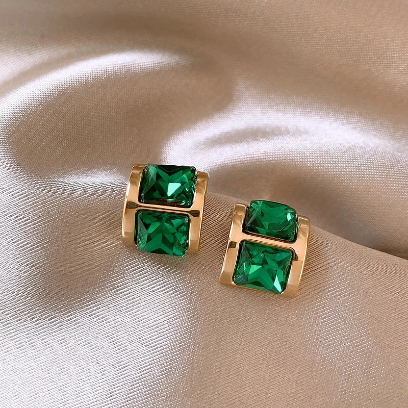 Gold Plated Square Green Rhinestone Earrings for Woman Light Luxury New Design Stud Earring Korean Fashion Jewelry Girls
Gold Plated Square Green Rhinestone Earrings for Woman Light Luxury New Design Stud Earring Korean Fashion Jewelry Girls