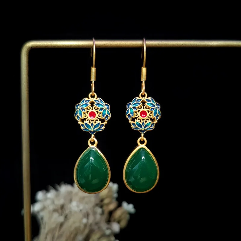 2023 China-Chic Antique Green Jadeite Earrings 3D Long Water Drop Chalcedony Women's Earrings Luxury Jewelry
2023 China-Chic Antique Green Jadeite Earrings 3D Long Water Drop Chalcedony Women's Earrings Luxury Jewelry