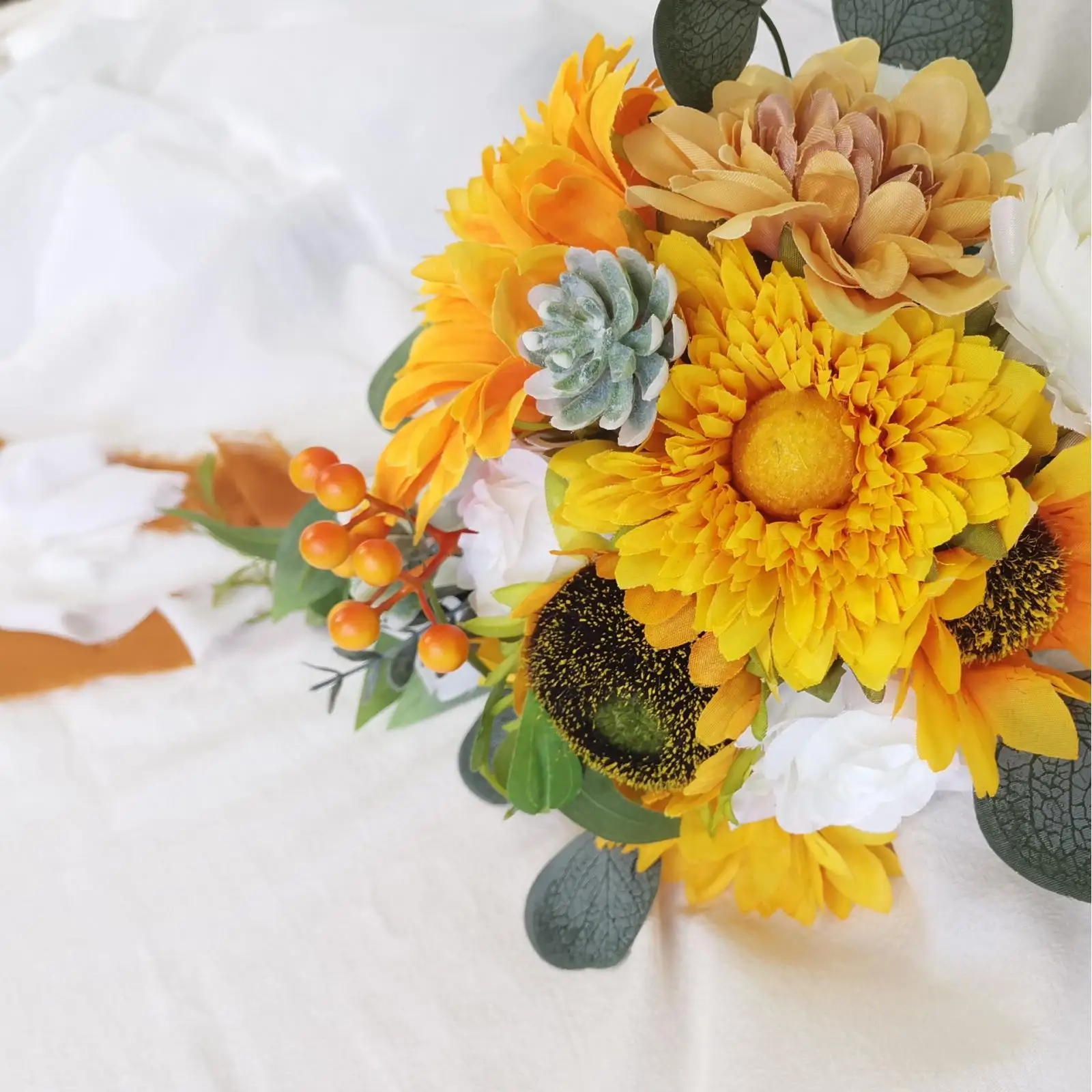 Handmade Wedding Bouquets for Bride, flower, Artificial Flowers, Bridal Holding Wedding Bouquet, for Party Anniversary
Handmade Wedding Bouquets for Bride, flower, Artificial Flowers, Bridal Holding Wedding Bouquet, for Party Anniversary