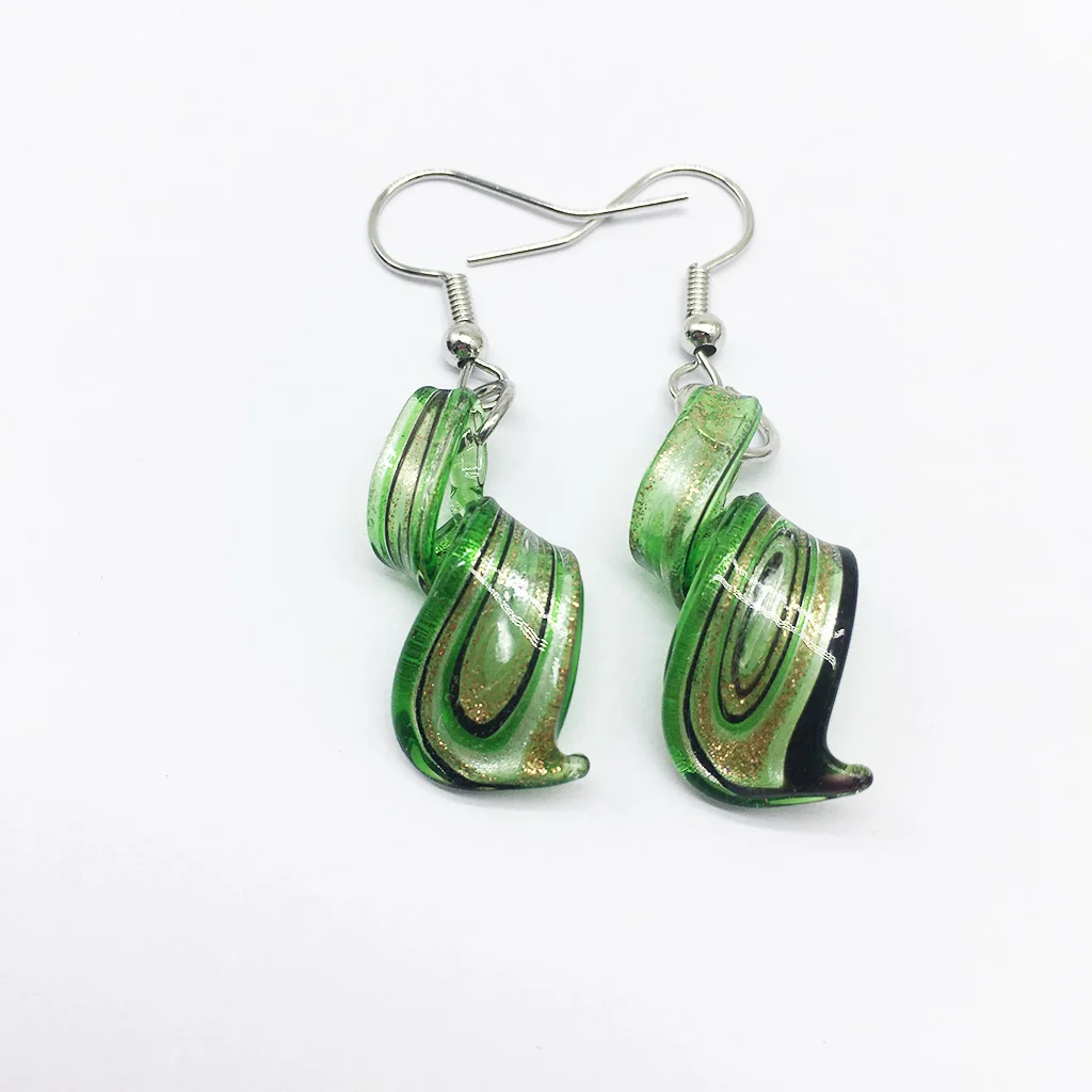 1 Pair Spiral Pattern Chinese Style Green Murano Lampwork Glass Earring JewelryChinese Style Retro Handmade Personality Pendant
1 Pair Spiral Pattern Chinese Style Green Murano Lampwork Glass Earring JewelryChinese Style Retro Handmade Personality Pendant