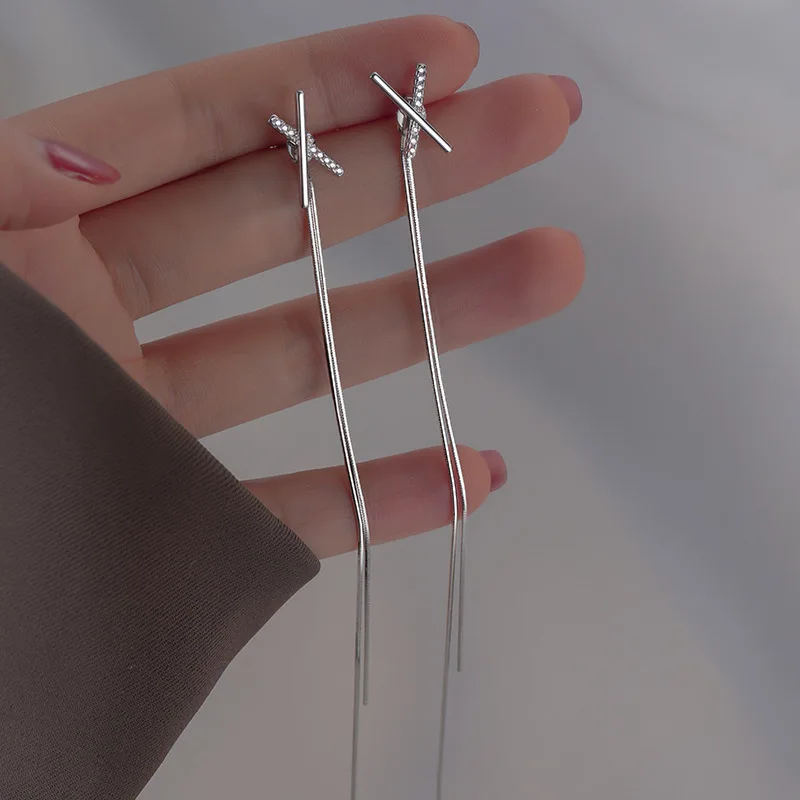 Korean Fashion Thin Earrings For Women 2022 New Cross Tassel Long Temperament Simple Versatile Personalized Design Jewelry Gifts
Korean Fashion Thin Earrings For Women 2022 New Cross Tassel Long Temperament Simple Versatile Personalized Design Jewelry Gifts