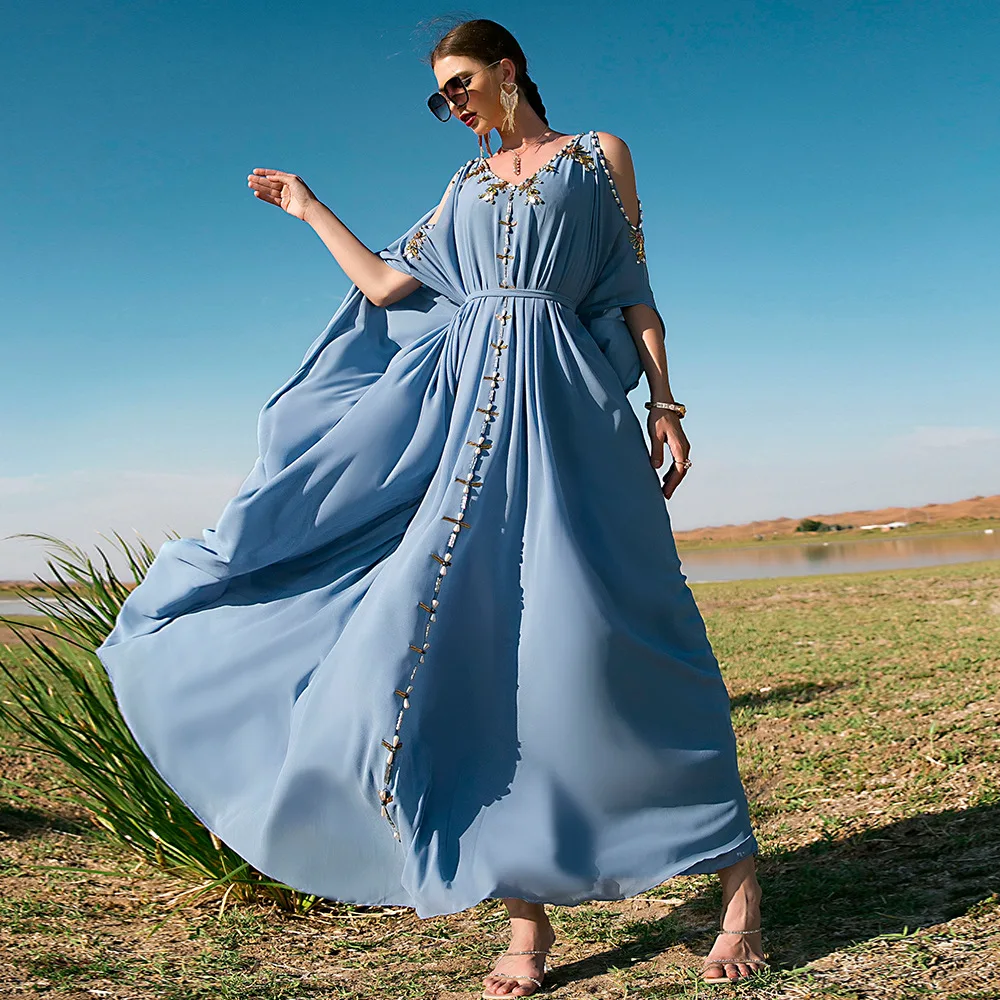 Мусульманское модное женское платье новые изысканные Abayas Дубай модные бриллиантовые длинные юбки с открытыми плечами Кафтан Исламская оде...
Мусульманское модное женское платье новые изысканные Abayas Дубай модные бриллиантовые длинные юбки с открытыми плечами Кафтан Исламская оде...