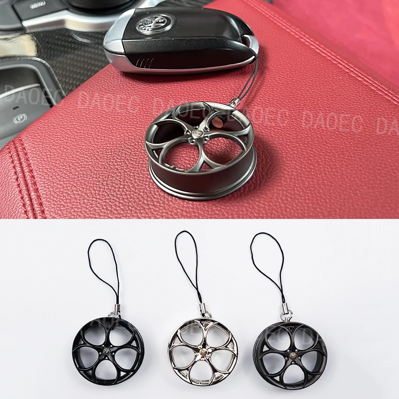 

Four Leaf Clover Wheel Hub Keychain for Alfa Romeo 147 156 164 166 159 GT Giulia Giulietta Keychain Keyring Accessory Charm