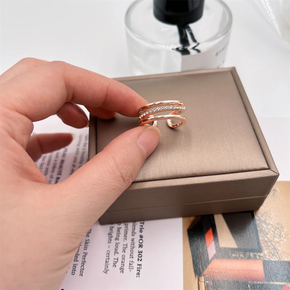 Korean Fashion Personality Luxury Rings For Women 2022 New Double Layer Simple Rings For Girls Shiny Rhinestones Jewelry Gifts
Korean Fashion Personality Luxury Rings For Women 2022 New Double Layer Simple Rings For Girls Shiny Rhinestones Jewelry Gifts