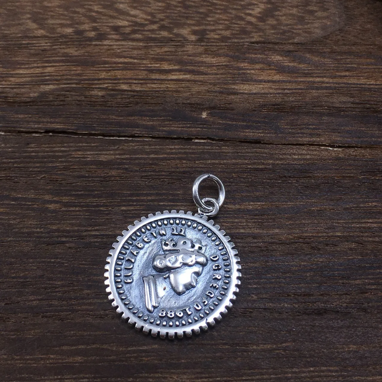 Кулон в виде монеты в форме Восточного ворота из серебра S925 пробы, винтажные монеты, личные трендовые аксессуары, кулон в подарок
Кулон в виде монеты в форме Восточного ворота из серебра S925 пробы, винтажные монеты, личные трендовые аксессуары, кулон в подарок