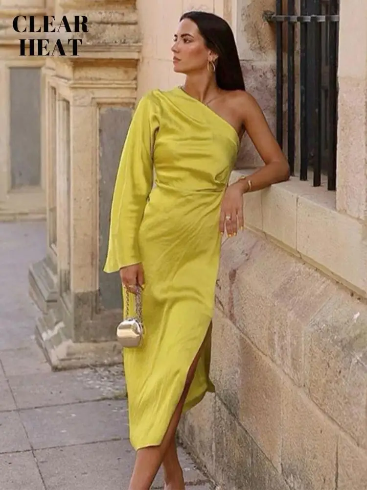 2022 Yellow Sexy Satin Long Dresses Women One Shoulder Long Sleeve Asymmetric Dress Summer Elegant Pleated Party Midi Dress
2022 Yellow Sexy Satin Long Dresses Women One Shoulder Long Sleeve Asymmetric Dress Summer Elegant Pleated Party Midi Dress