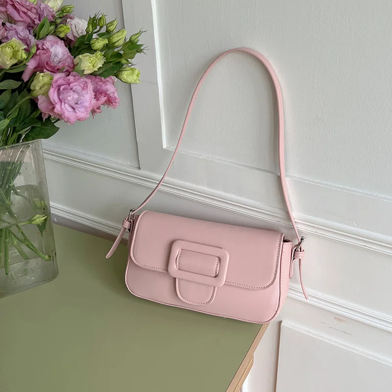 South Korea dongdamen ins grass woven small bag leisure Women's bag Portable Single Shoulder Messenger Bag 2022 summer new
South Korea dongdamen ins grass woven small bag leisure Women's bag Portable Single Shoulder Messenger Bag 2022 summer new
