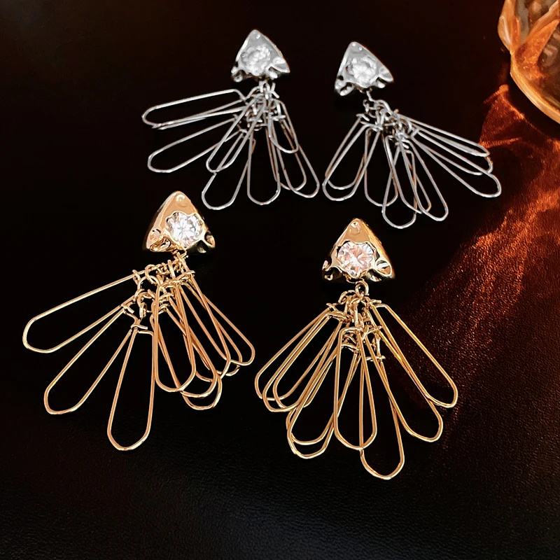 DREJEW Vintage Gold Earrings For Women Simple Fashion Geometric Drop Earring New In Ear Jewelry and Accessories 
DREJEW Vintage Gold Earrings For Women Simple Fashion Geometric Drop Earring New In Ear Jewelry and Accessories