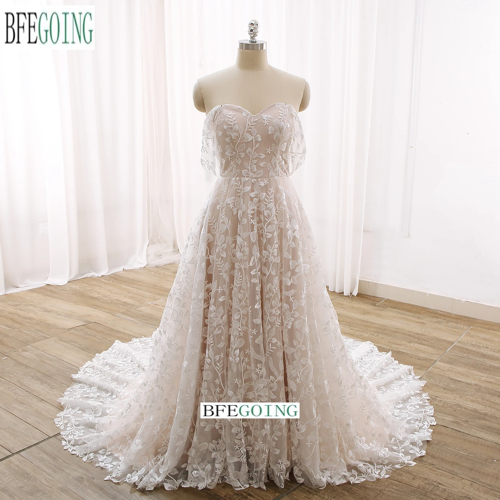 Lace Wedding Dresses Chapel Train Custom Made A-Line Floor-Length Sweetheart Off The Shoulders Bridal Gowns
Lace Wedding Dresses Chapel Train Custom Made A-Line Floor-Length Sweetheart Off The Shoulders Bridal Gowns