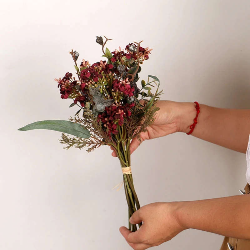 Nordic Artificial Eucalyptus Flowers Wedding Home Decoration Table Autumn Bridal Bouquet High Quality Plastic Fake Plant
Nordic Artificial Eucalyptus Flowers Wedding Home Decoration Table Autumn Bridal Bouquet High Quality Plastic Fake Plant