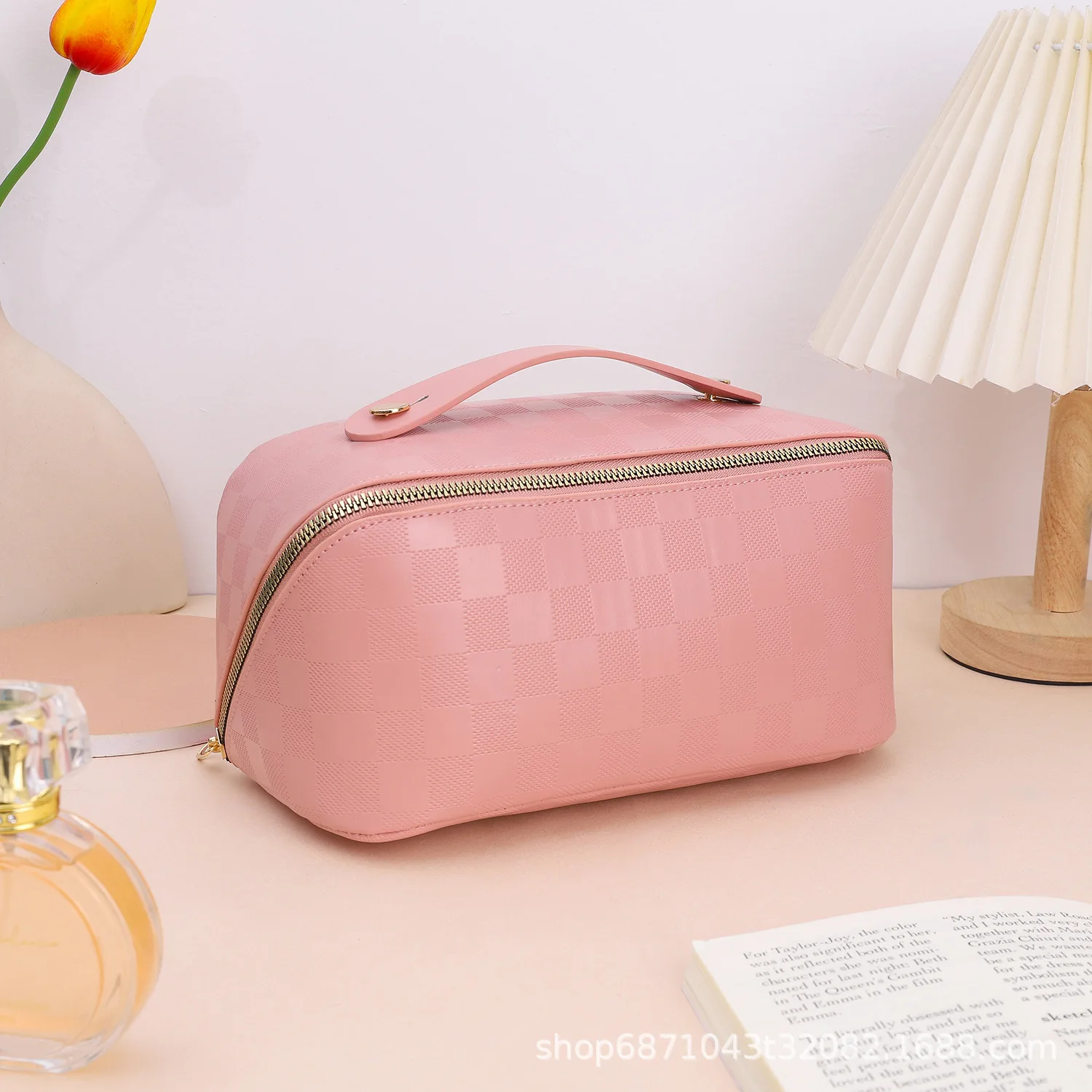 Women Fashion Checkerboard Luxury Brand Cosmetic Bag Colorful Large Capacity Make Up Bag Portable PU Washbag Travel Female Box
Women Fashion Checkerboard Luxury Brand Cosmetic Bag Colorful Large Capacity Make Up Bag Portable PU Washbag Travel Female Box