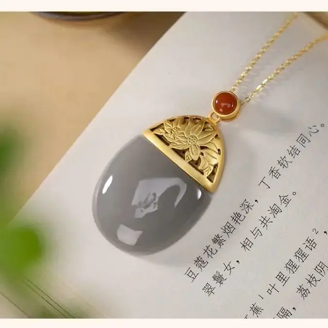 Natural Hotan jade smoke purple hollow lotus women's collarbone chain pendant S925 pure jade pendant
Natural Hotan jade smoke purple hollow lotus women's collarbone chain pendant S925 pure jade pendant
