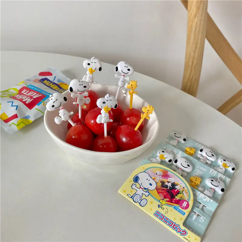 8Pcs Kawaii Snoopy Accessories Fruit Sign Cute Beauty Fruit Fork Portable Cake Decoration Sign Insert Toys for Girls Gift
8Pcs Kawaii Snoopy Accessories Fruit Sign Cute Beauty Fruit Fork Portable Cake Decoration Sign Insert Toys for Girls Gift