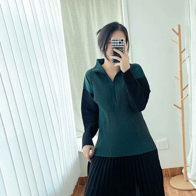 Autumn and winter new color contrast loose sweater coat women's zipper casual pleated large outer tower women
Autumn and winter new color contrast loose sweater coat women's zipper casual pleated large outer tower women