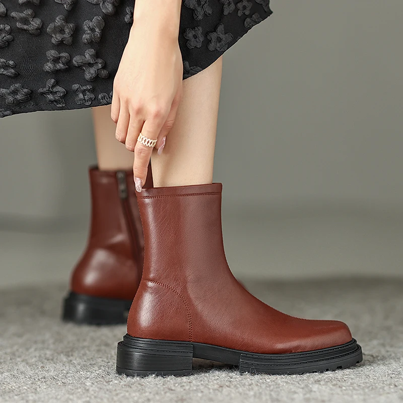 2022 Women Ankle Boots Splicing Genuine Leather Round Toe Platforms Casual Working Autumn Winter Shoes Woman Classic
2022 Women Ankle Boots Splicing Genuine Leather Round Toe Platforms Casual Working Autumn Winter Shoes Woman Classic