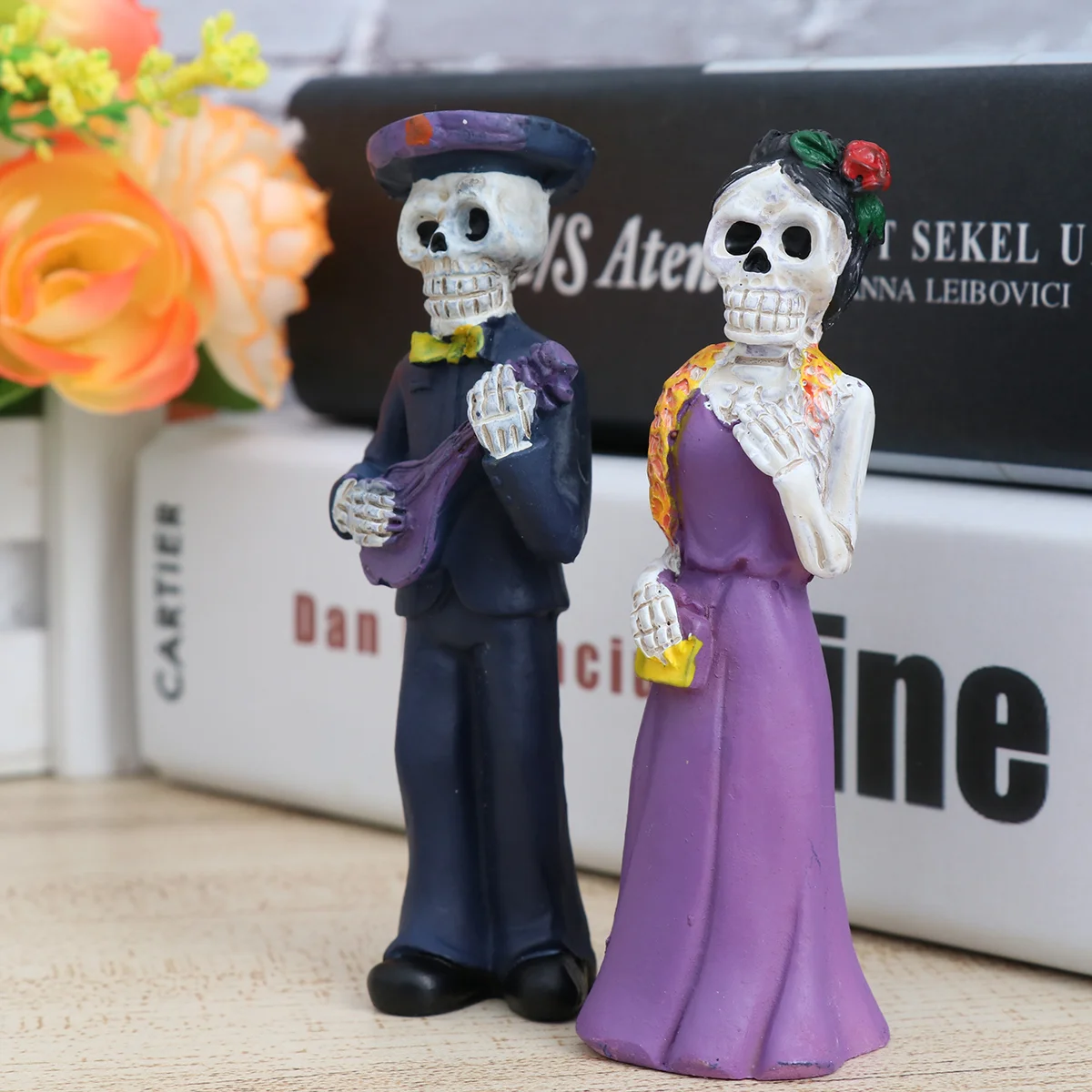 

Skeletons Couple Shelf Decorative Decor Statue Resin Wedding Couple Bride and Groom Day of The Dead Figurine Bride& Groom Statue