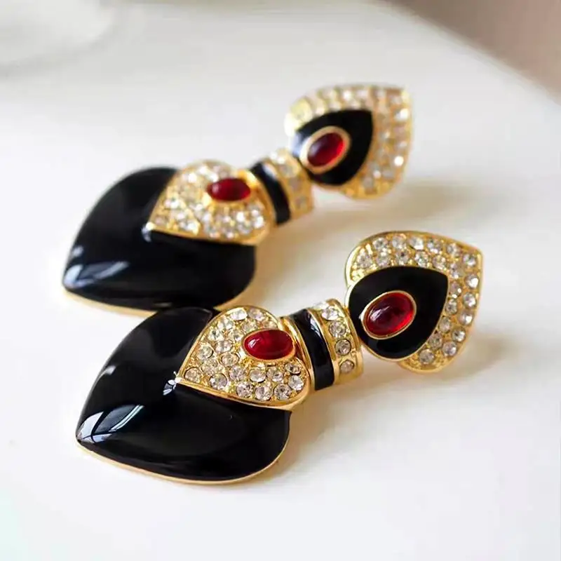 

Mid-Victorian Vintage Luxury Black Agate Red Ruby Gem Ear Cuffs Drop Dangle Chunky Statement Earring Jewelry Accessories Bijoux