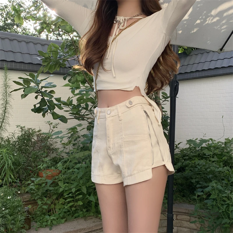 Real Shot Korean Version of The Women's Denim Shorts High Waist Loose and Thin Side Zipper Twill Wide Leg Casual Pants Summer
Real Shot Korean Version of The Women's Denim Shorts High Waist Loose and Thin Side Zipper Twill Wide Leg Casual Pants Summer