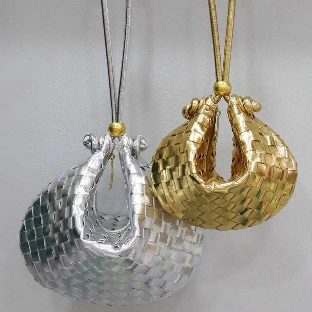 Genuine Leather Weave Luxury Shoulder Bag Handbag Women 2022 New Fashion Evening Party Hand Bags Female Designer Handbags Trend
Genuine Leather Weave Luxury Shoulder Bag Handbag Women 2022 New Fashion Evening Party Hand Bags Female Designer Handbags Trend