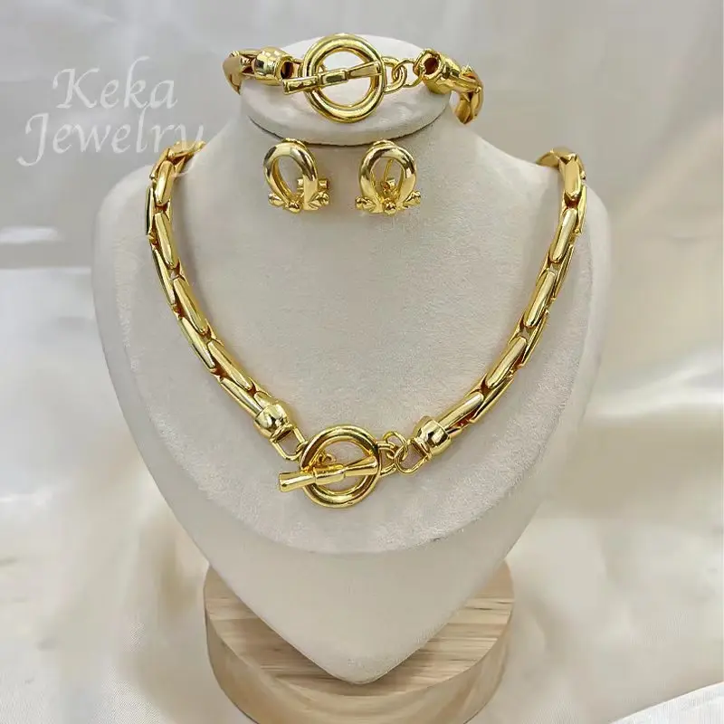 Dubai Jewelry Set 3pcs Bangle Necklace Earrings Sets for Women 18 K Gold Plated Link Chain Decor Fashion Wedding Accessory Gift
Dubai Jewelry Set 3pcs Bangle Necklace Earrings Sets for Women 18 K Gold Plated Link Chain Decor Fashion Wedding Accessory Gift