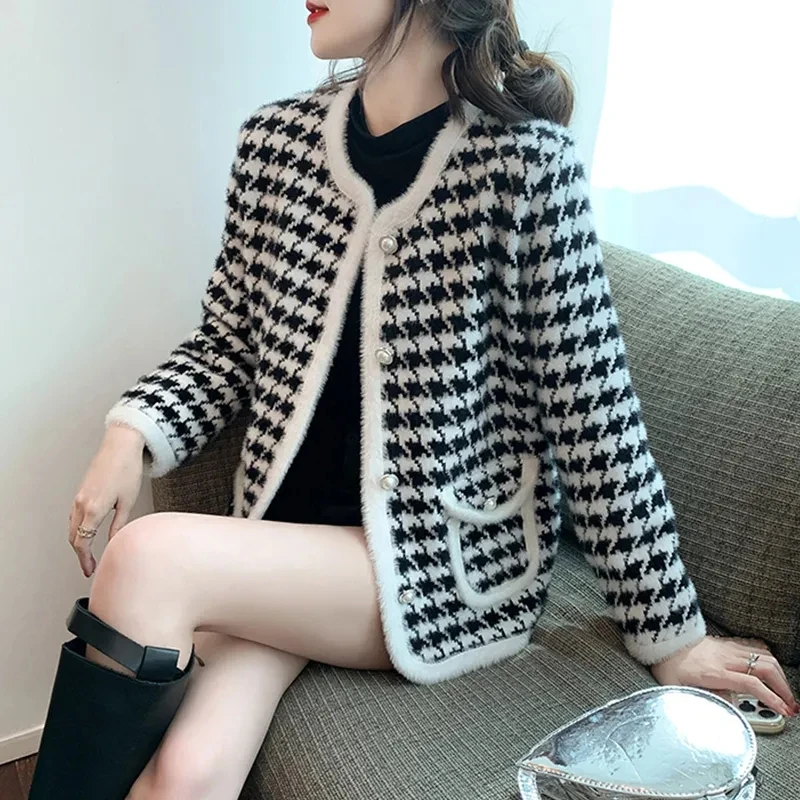 2023 Spring New Small Fragrance Coat Houndstooth Imitation Mink Velvet Jacket Short Loose Thin Knitted Cardigan Women Jacket Top
2023 Spring New Small Fragrance Coat Houndstooth Imitation Mink Velvet Jacket Short Loose Thin Knitted Cardigan Women Jacket Top